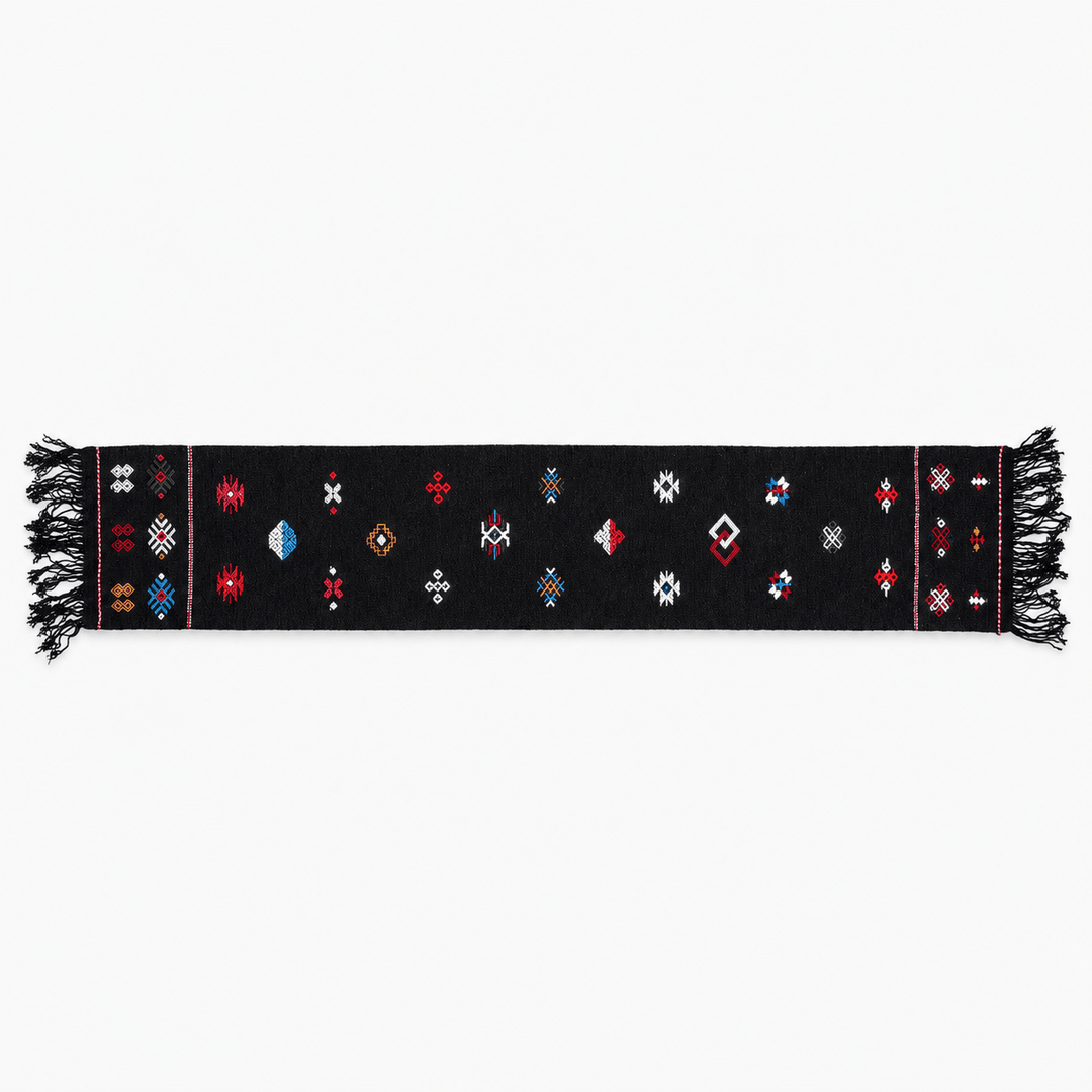 Handgewebter Läufer aus Bhutan - Yakwolle, Schwarz mit eingewebten Motiven - Atelier Tibet