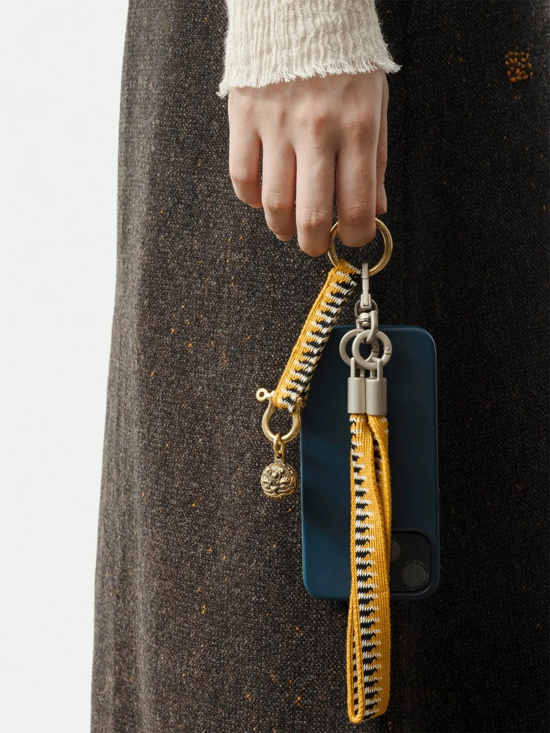 Handgewebter Schlüsselanhänger aus Tibet · CHARU × Tsoten - Atelier Tibet