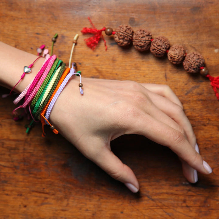 Hellgrünes handgeknüpftes Armband - Atelier Tibet