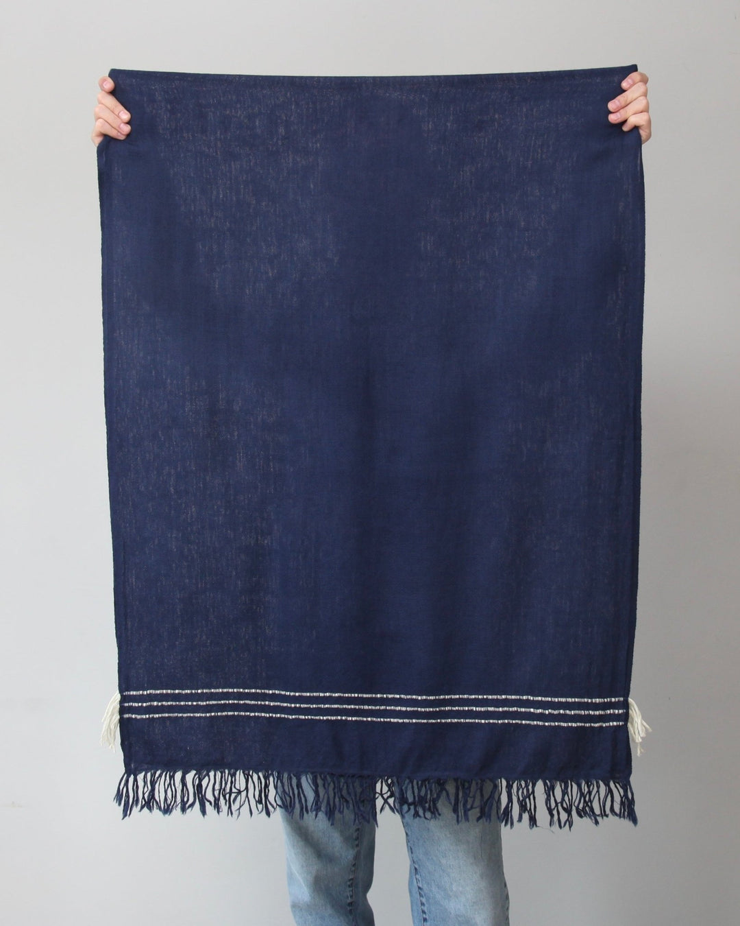 Himalaya - Schal • 100% Wolle • Indigoblau mit weissen Streifen - Atelier Tibet