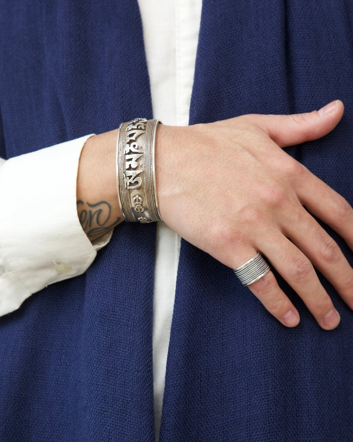 Himalaya - Schal • 100% Wolle • Indigoblau mit weissen Streifen - Atelier Tibet