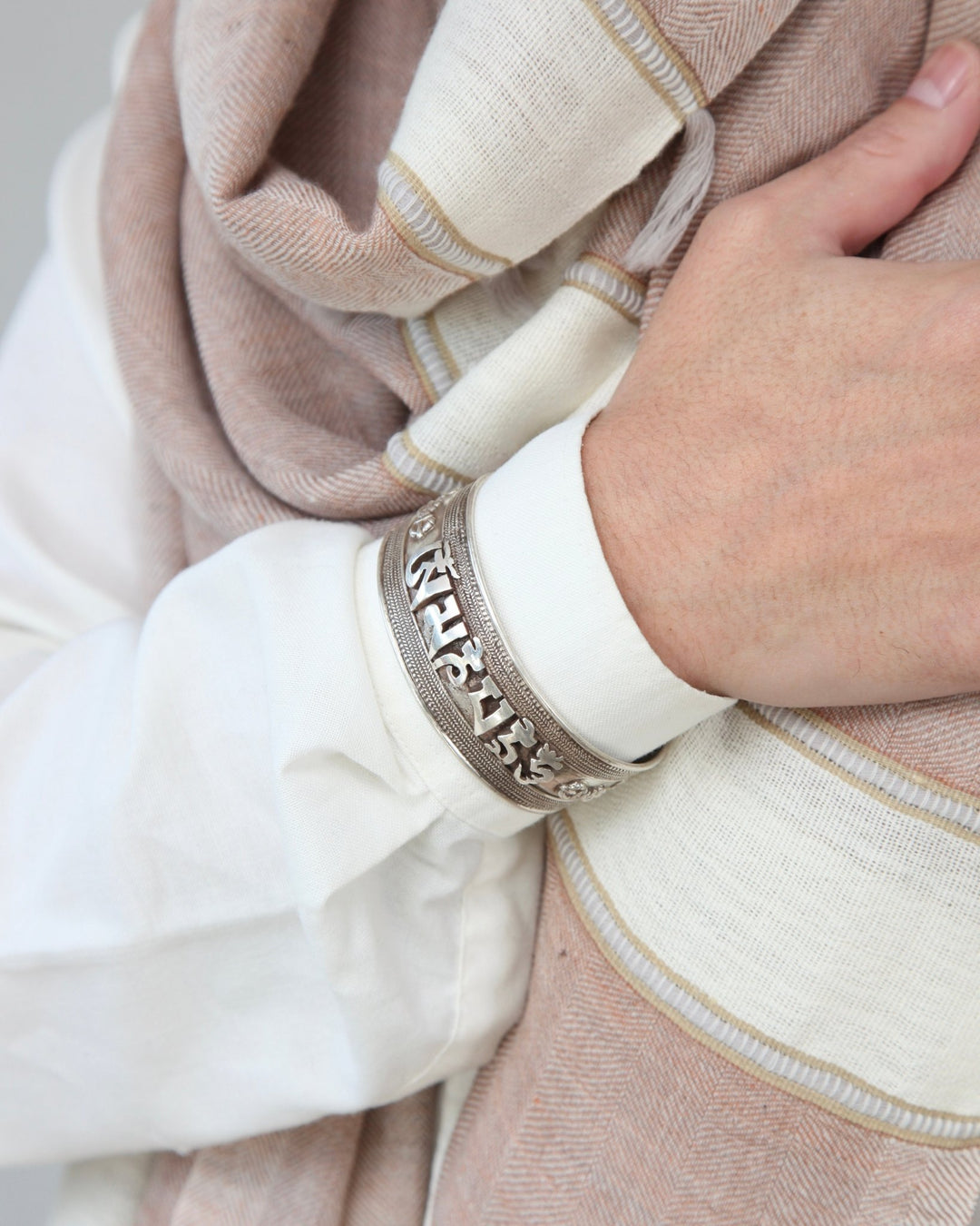 Himalaya Schal • 80% Wolle, 20% Pashmina • Apricot & Offwhite - Atelier Tibet