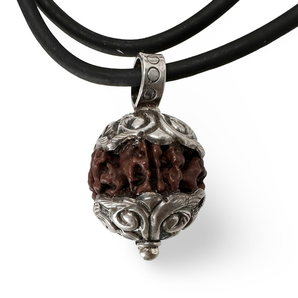In Silber gefasste Rudraksha an schwarzer Schnur - Atelier Tibet