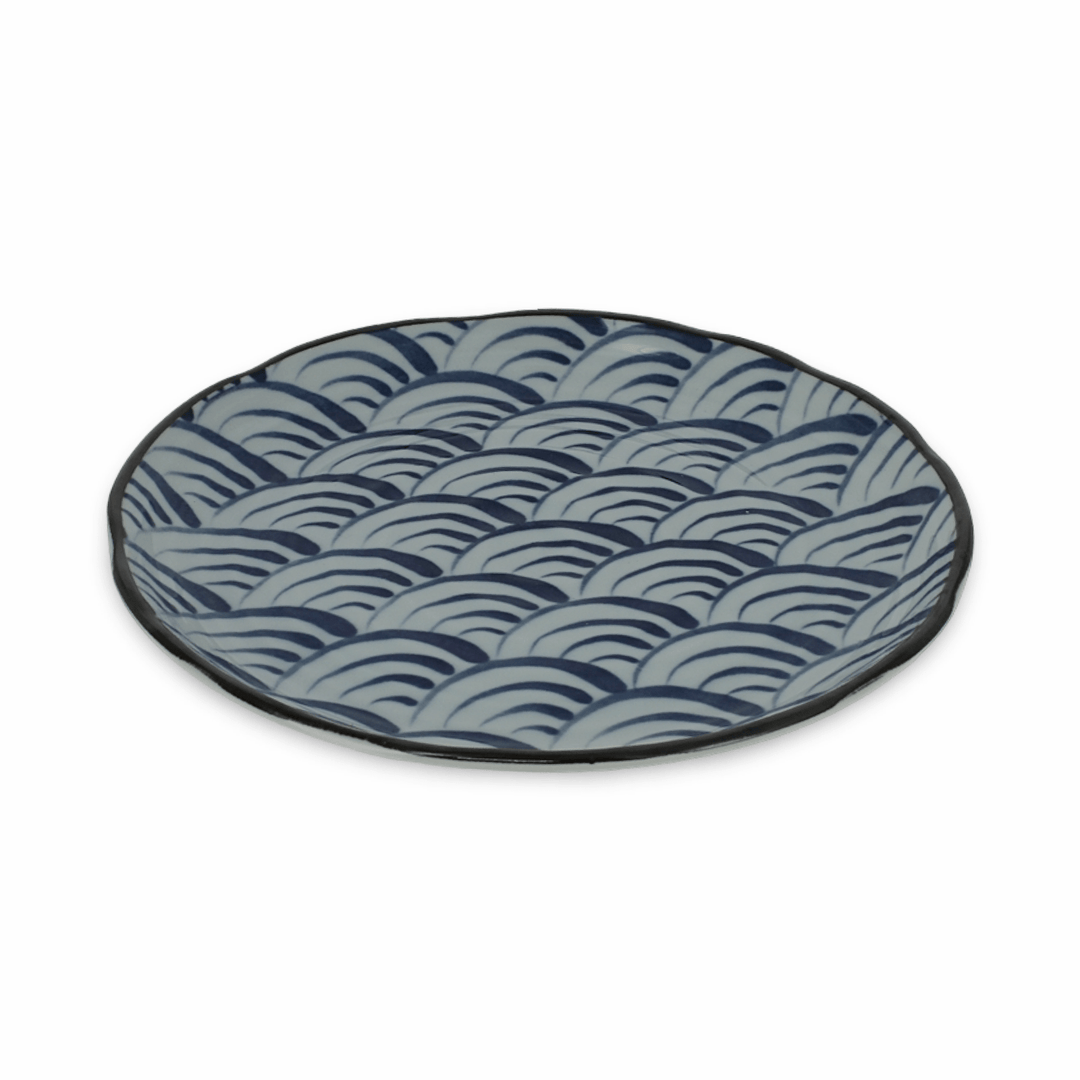 Japanischer Keramikteller mit Wellenmuster - Atelier Tibet