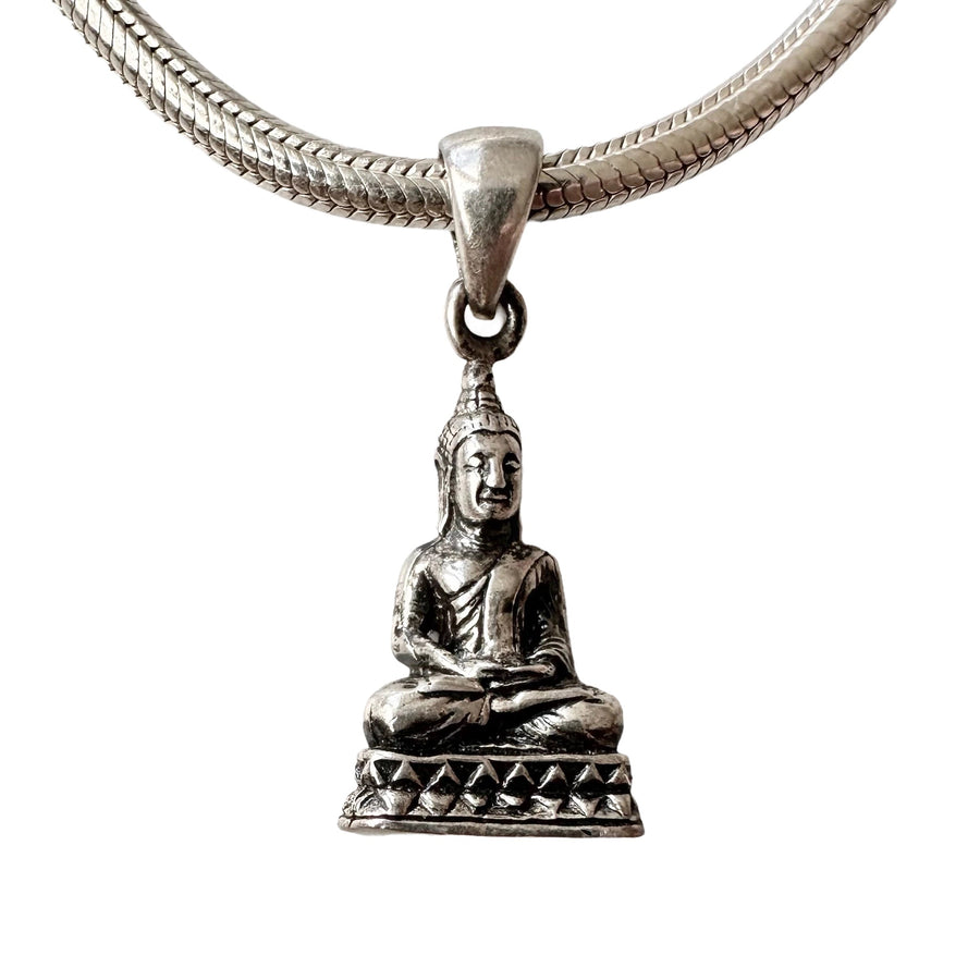 Kleiner Buddha-Anhänger aus Silber - Atelier Tibet