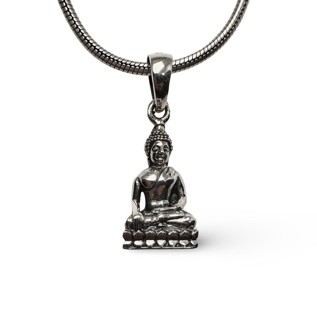 Kleiner Buddha - Anhänger aus Silber - Atelier Tibet