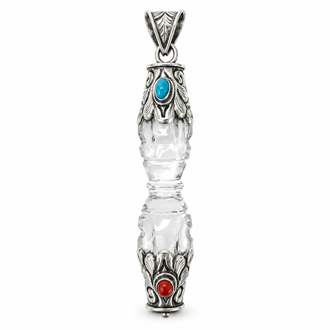 Bergkristall-Vajra-Anhänger mit Silber, Türkis und Koralle