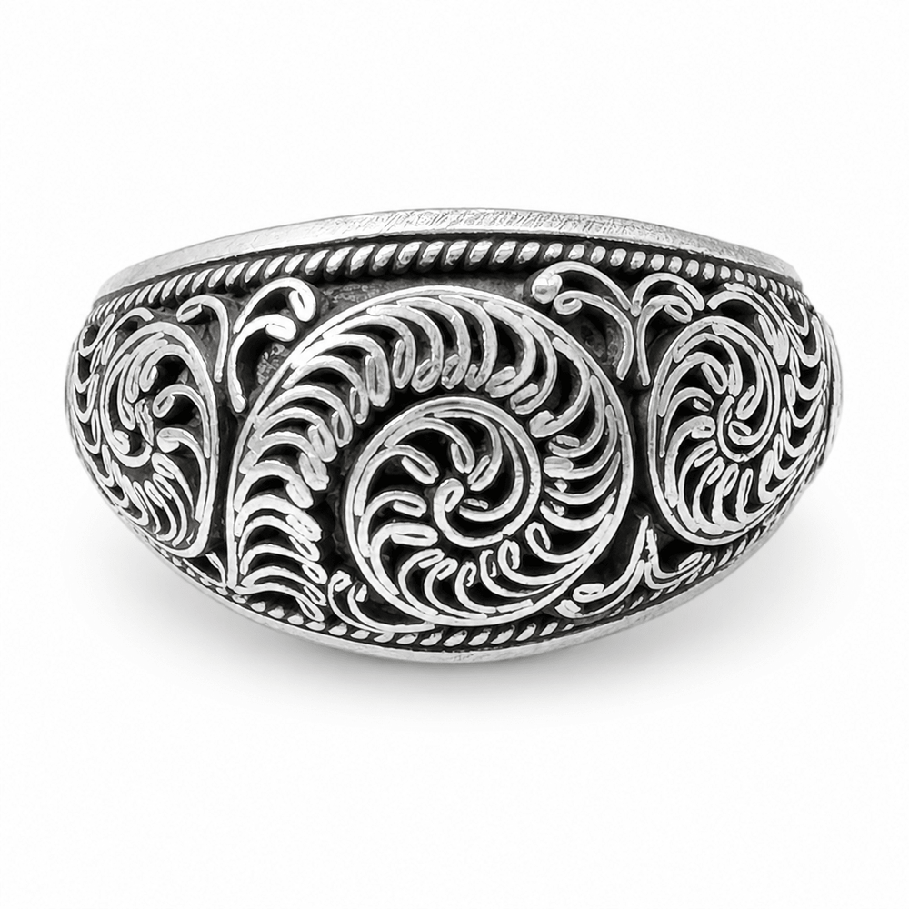 Kunstvoll verzierter Ring aus Silber mit Rankenwerk - Atelier Tibet