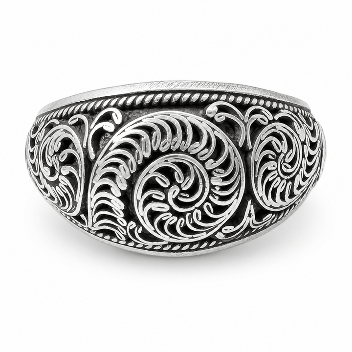 Kunstvoll verzierter Ring aus Silber mit Rankenwerk - Atelier Tibet