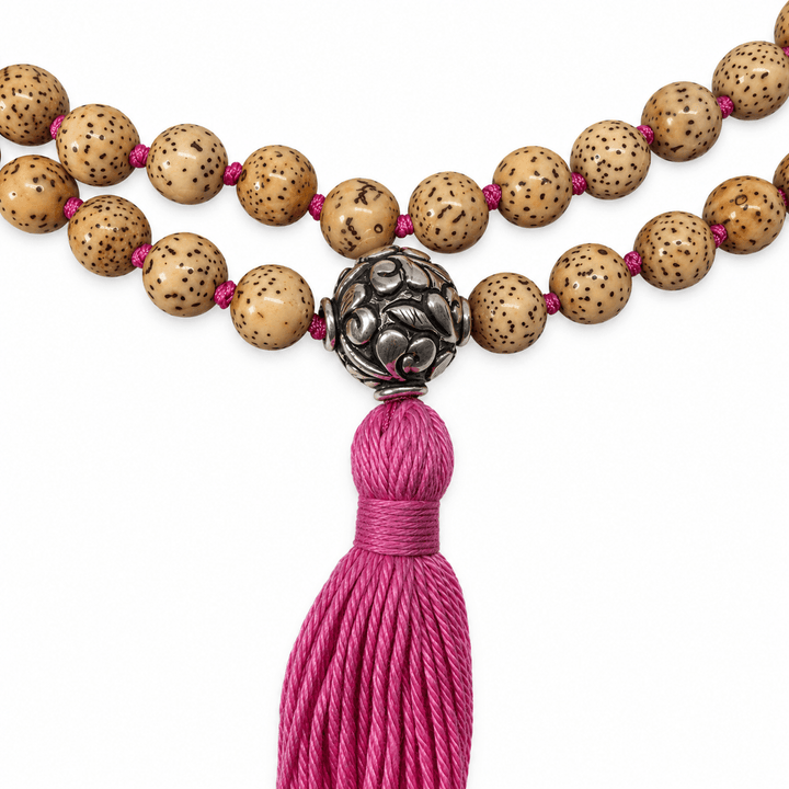Lotussamen-Mala mit Silberperle und pinker Quaste - Atelier Tibet