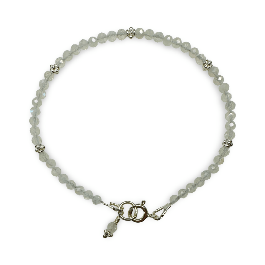 Mala Armbändchen mit facettiertem Regenbogen Mondstein und Silberperlen - Atelier Tibet