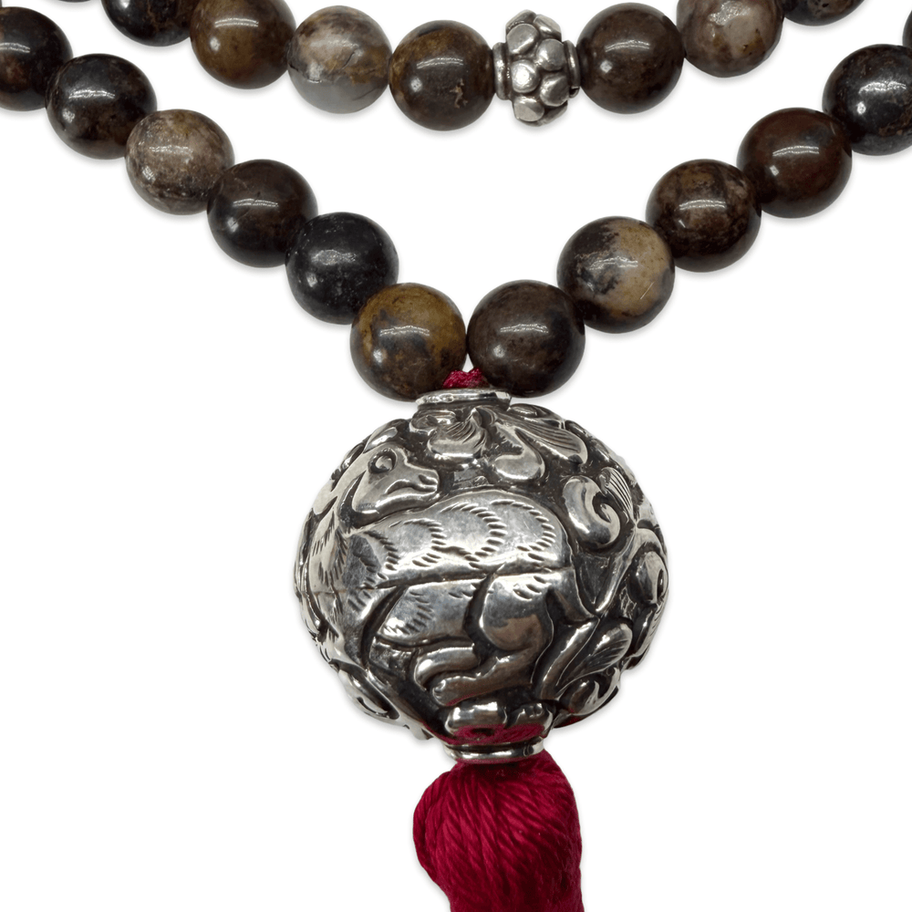 Mala aus mongolischer Jade mit handgeschmiedeter Silberperle - Atelier Tibet
