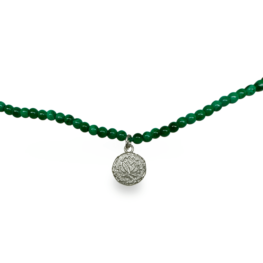 Malachit Halskette mit Lotus - Anhänger aus Silber - Atelier Tibet