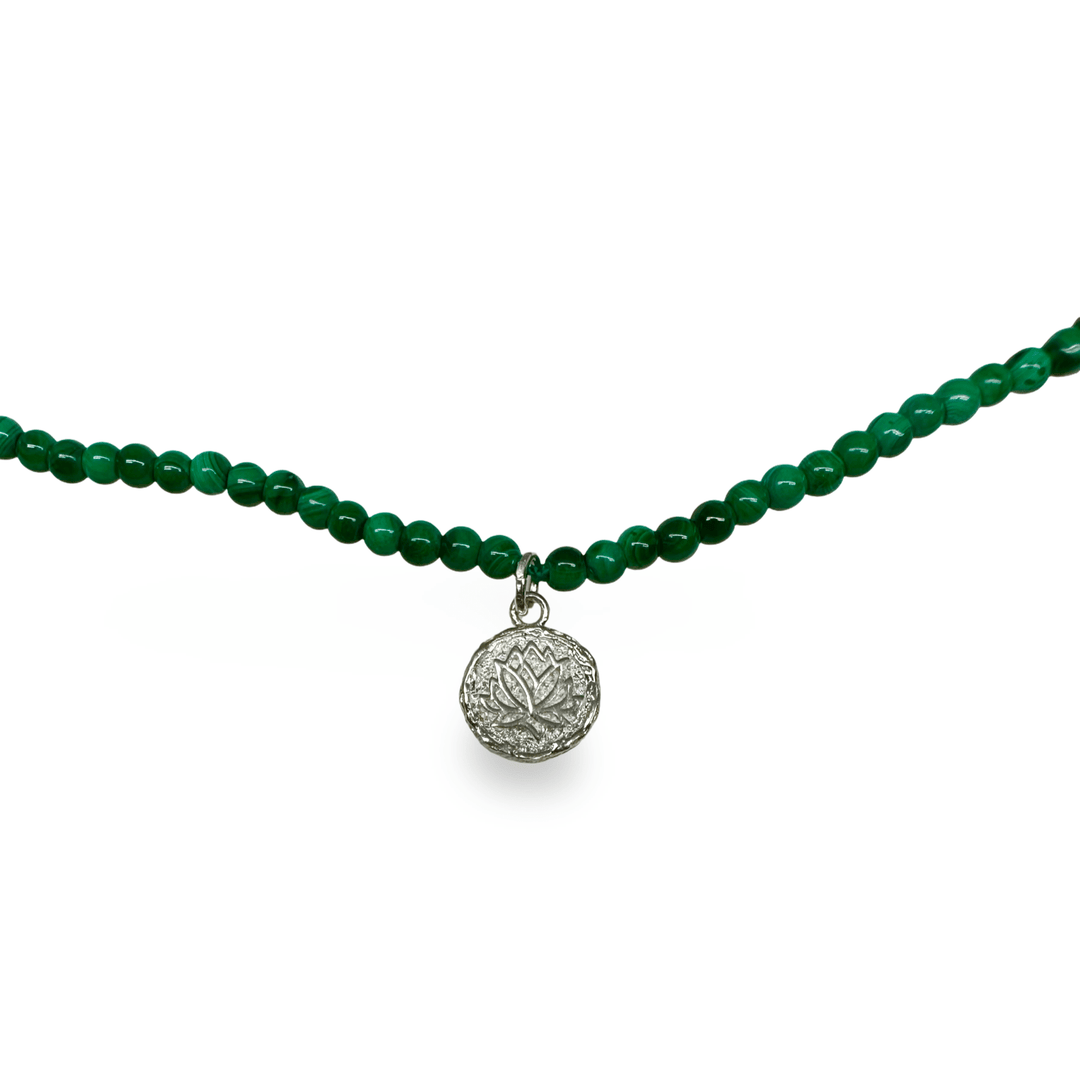 Malachit Halskette mit Lotus - Anhänger aus Silber - Atelier Tibet