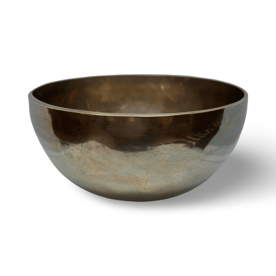 Mittelgrosse Klangschale mit dunkler «antiker» Patina ⌀ 16 - 21 cm - Atelier Tibet