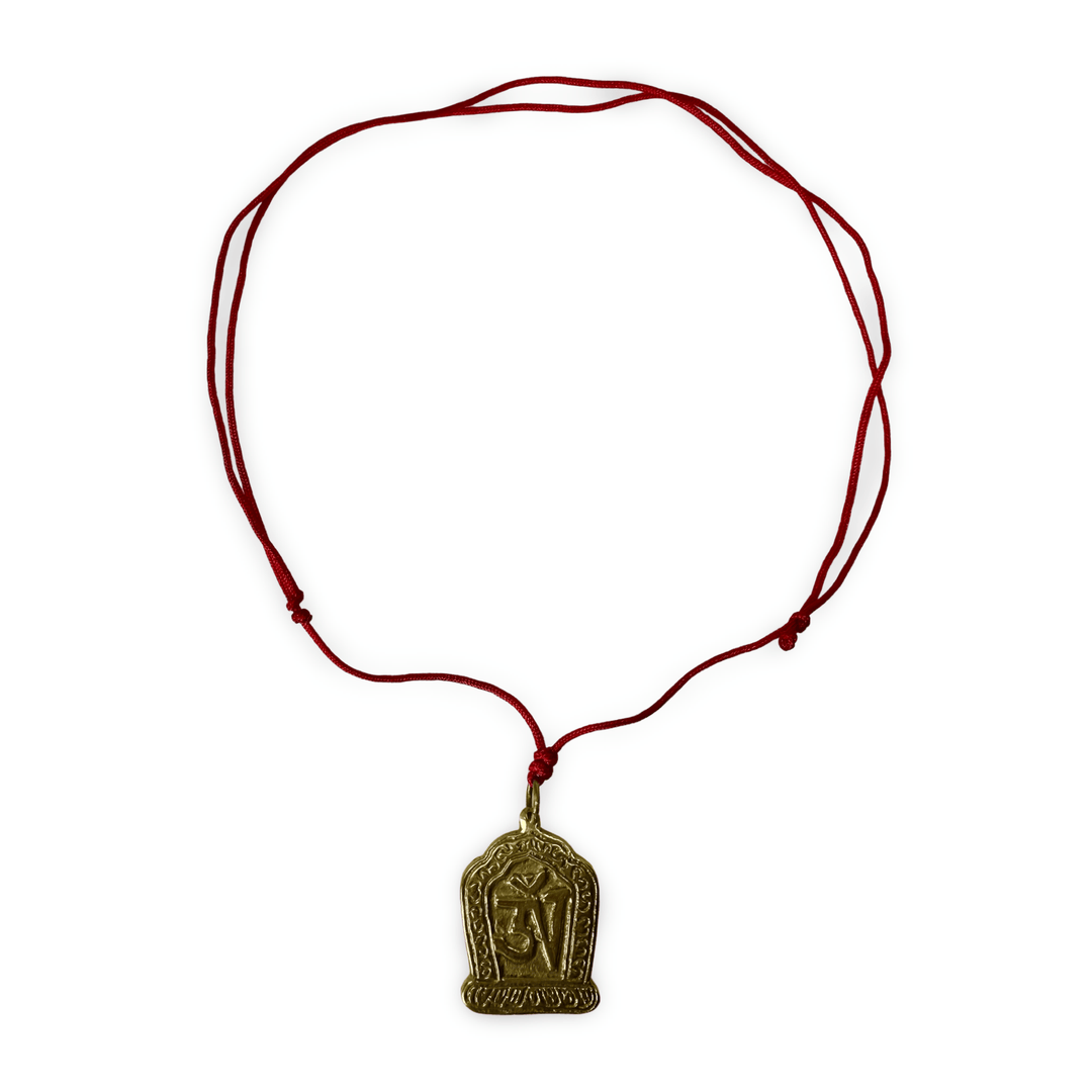 Om ॐ - Amulett aus Messing mit Anhängerschnur - Atelier Tibet