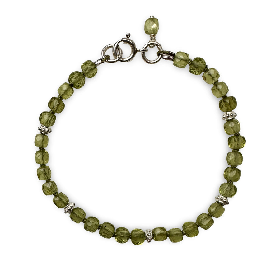 Peridot Mala Armband mit Silberperlen - Atelier Tibet