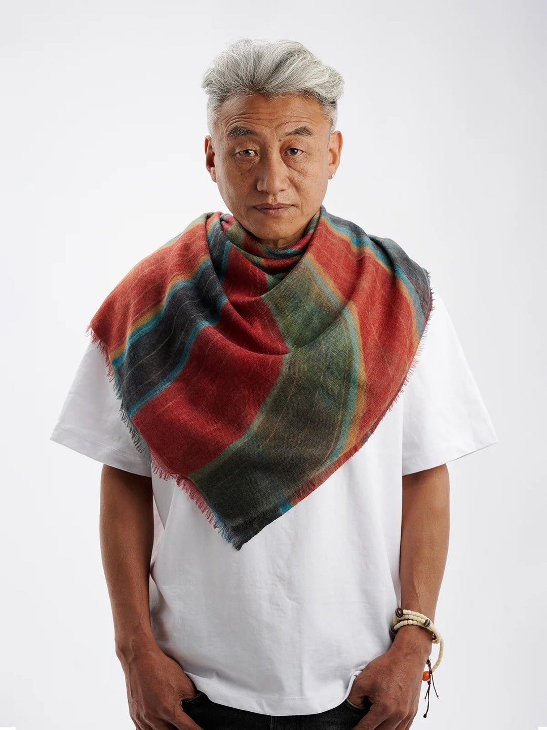 «Rainbow» · Schal aus Yak-Daunenhaar · CHARU × Yitso Hima - Atelier Tibet