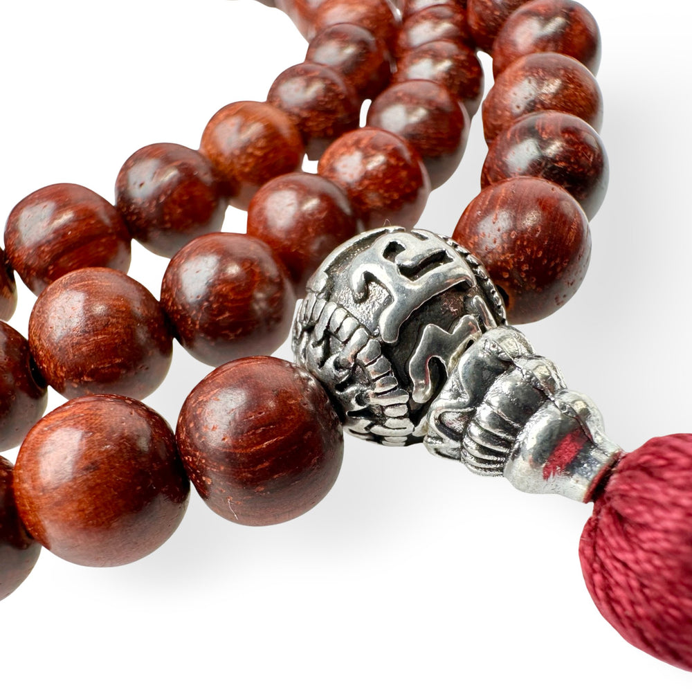 Rote Sandelholz Mala mit Metall - Guru - Perle und Quaste - Atelier Tibet