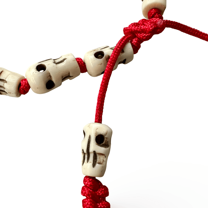 Schädel Mala - Armband mit roten Kordeln - Atelier Tibet