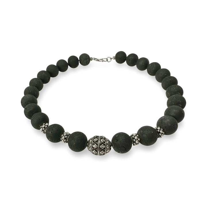 Schwere Lava - Kette mit Silber - Perlen - Atelier Tibet