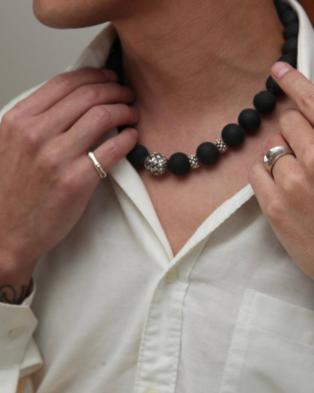 Schwere Lava - Kette mit Silber - Perlen - Atelier Tibet