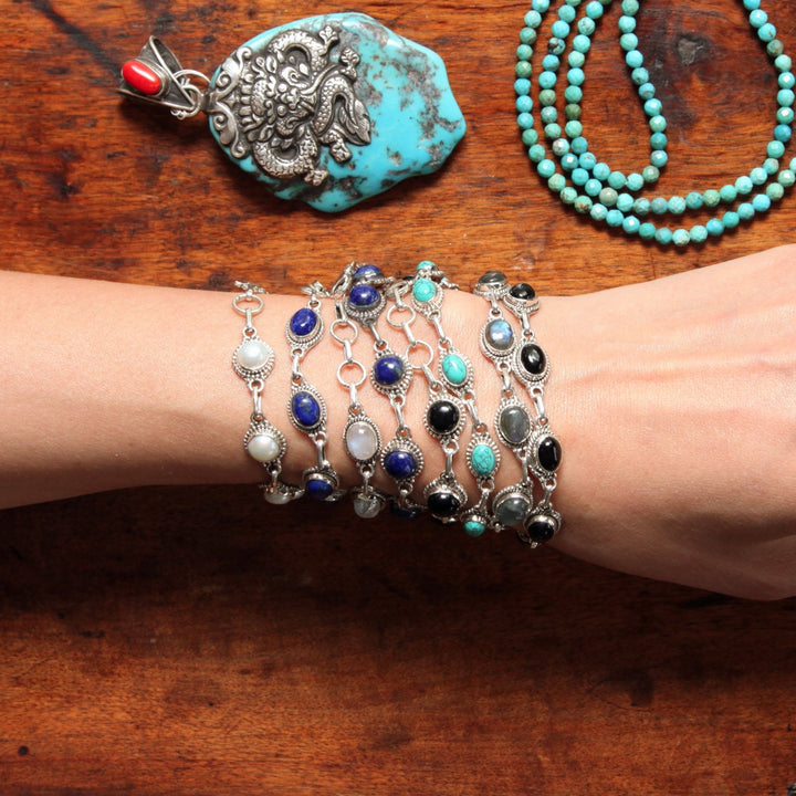 Silber - Armkette mit ovalem Lapis Lazuli - Atelier Tibet