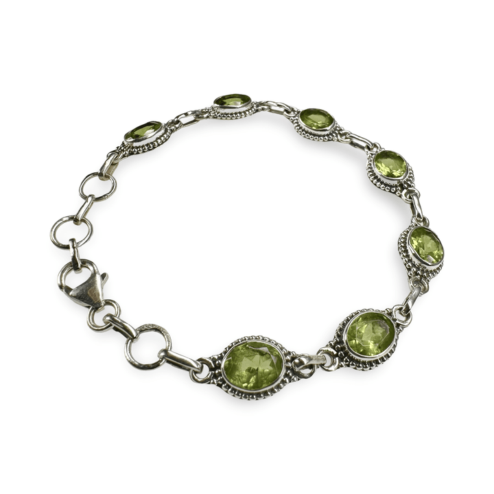 Silber - Armkette mit ovalem Peridot - Atelier Tibet