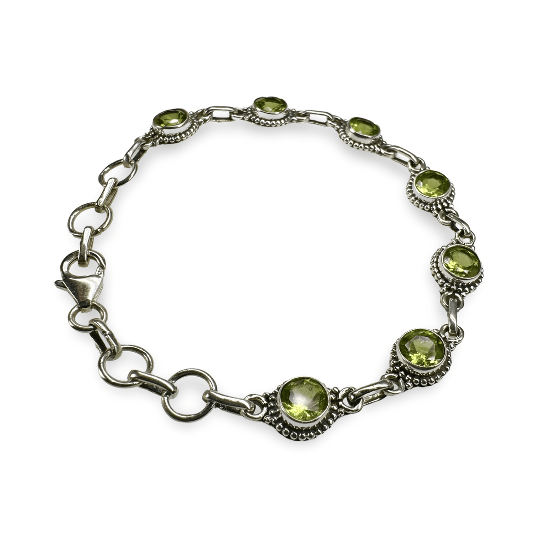 Silber - Armkette mit rundem Peridot - Atelier Tibet