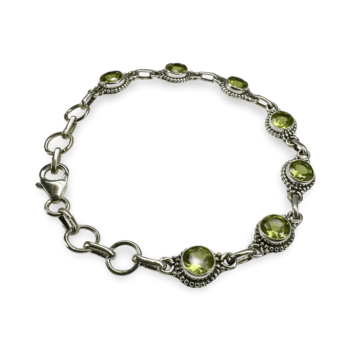 Silber - Armkette mit rundem Peridot - Atelier Tibet