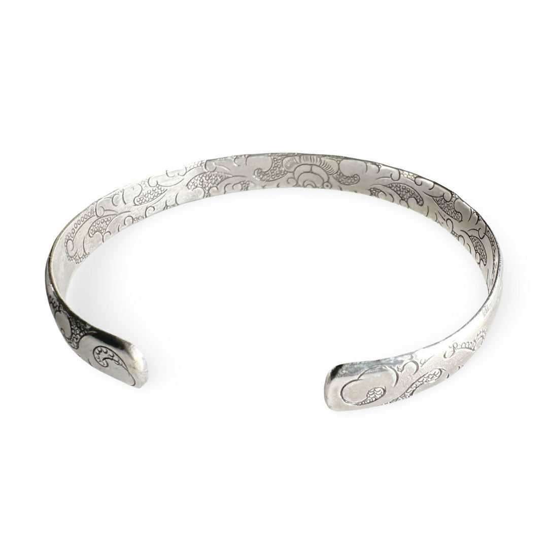 Silber - Armspange mit fein ziselierten tibetischen Motiven - Atelier Tibet