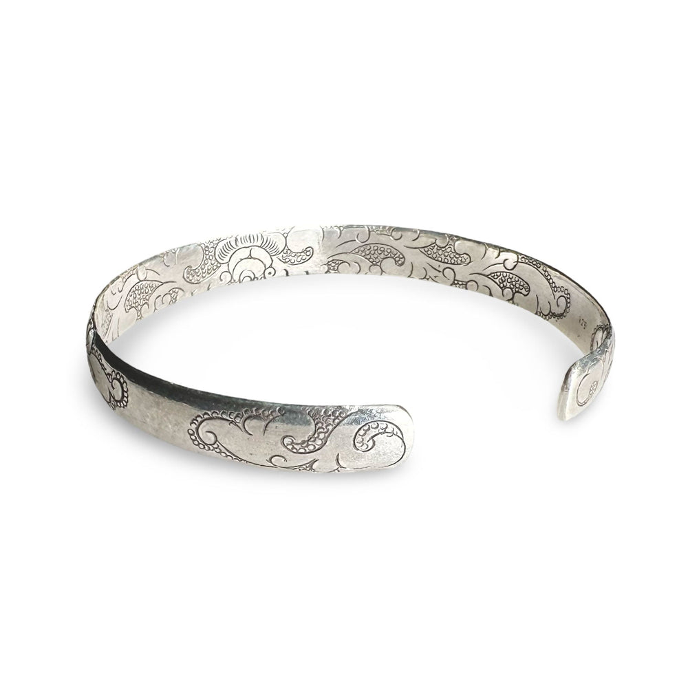 Silber - Armspange mit fein ziselierten tibetischen Motiven - Atelier Tibet