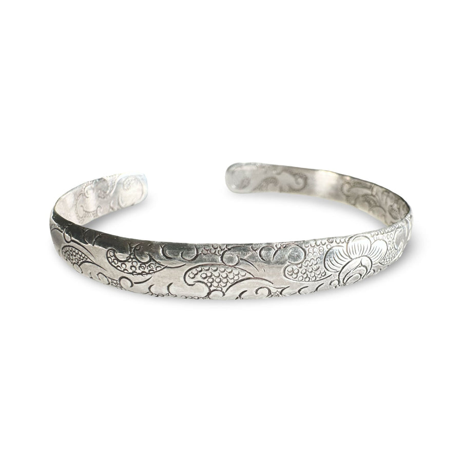 Silber - Armspange mit fein ziselierten tibetischen Motiven - Atelier Tibet