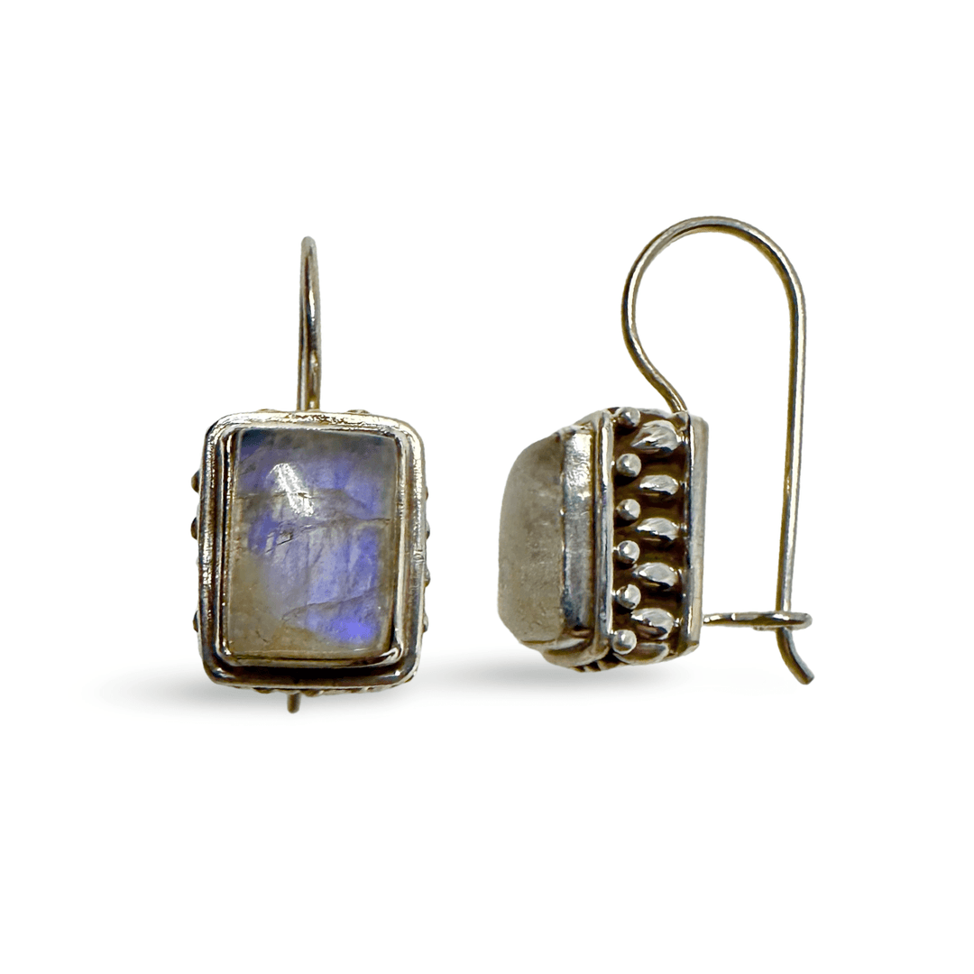 Silber - Ohranhänger mit Mondstein im Ethno - Look - Atelier Tibet