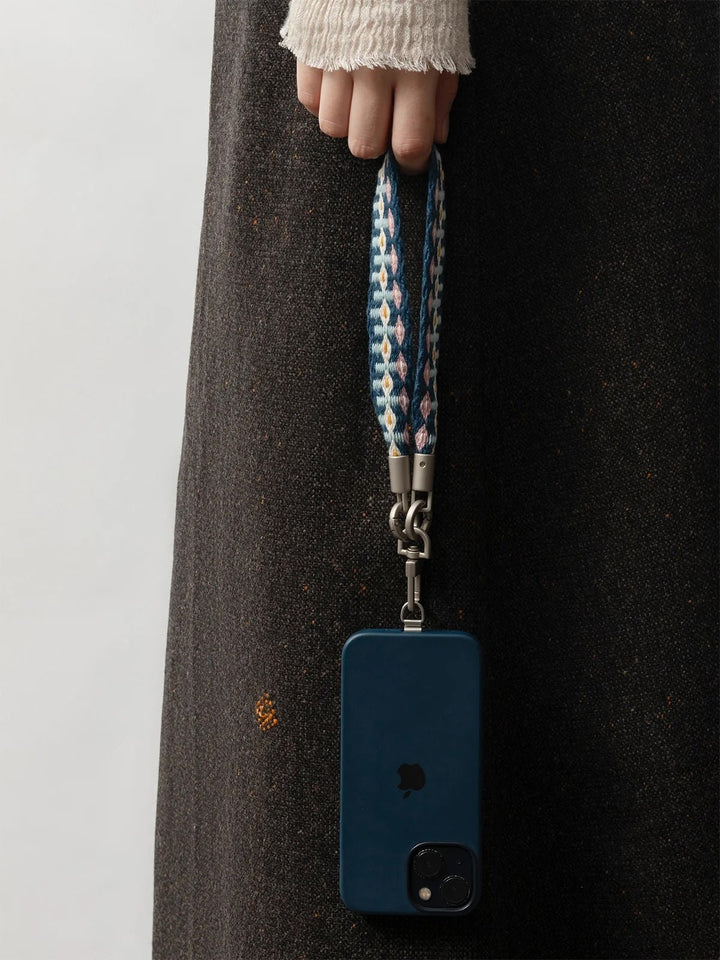 Smartphone Handschlaufe aus Tibet · CHARU × Tsoten - Atelier Tibet