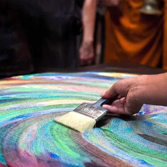 Thangka-Anhänger «Weisse Tara», handgemalt · CHARU × Rimou Thangka - Atelier Tibet