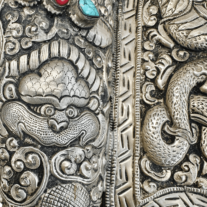 Tibetische Dungkar – Silbermontierung mit Türkis und Koralle - Atelier Tibet