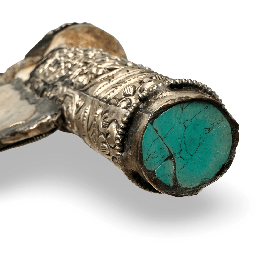 Tibetische Dungkar – Silbermontierung mit Türkis und Koralle - Atelier Tibet