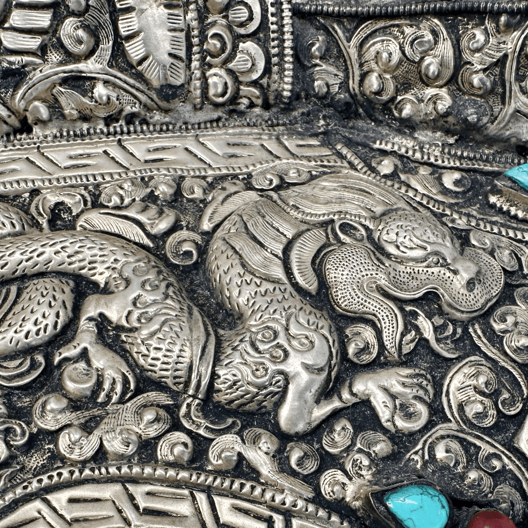 Tibetische Dungkar – Silbermontierung mit Türkis und Koralle - Atelier Tibet