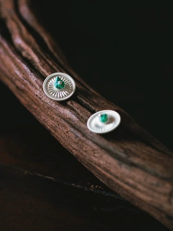 Tibetische Ohrstecker mit Türkis und Silber · CHARU × Yitso - Atelier Tibet