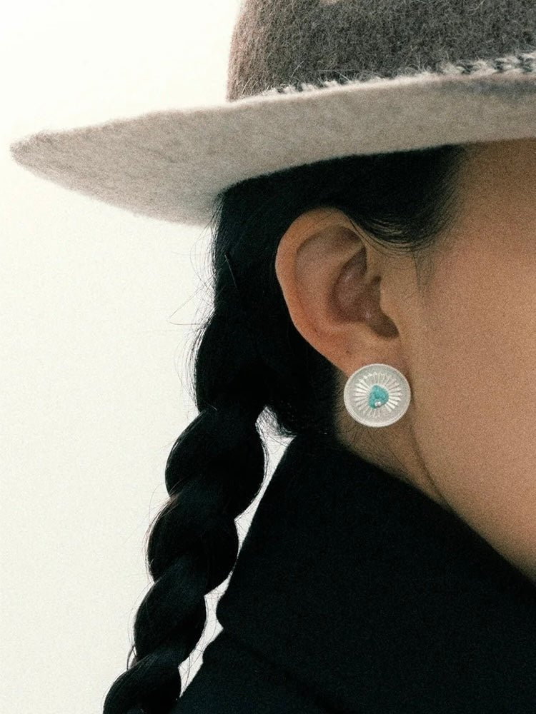 Tibetische Ohrstecker mit Türkis und Silber · CHARU × Yitso - Atelier Tibet