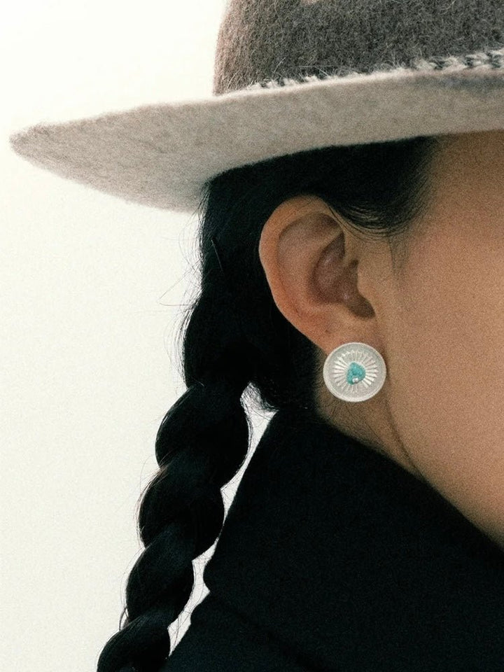 Tibetische Ohrstecker mit Türkis und Silber · CHARU × Yitso - Atelier Tibet