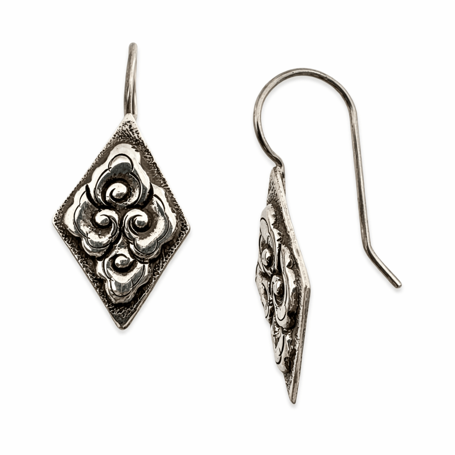 Tibetische Silber - Ohranhänger mit Wolkenranken - Atelier Tibet