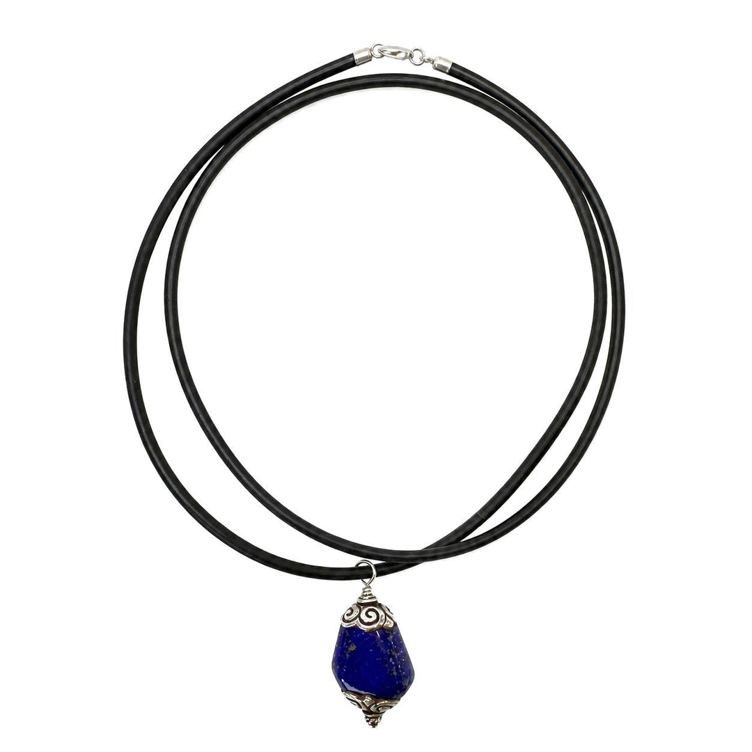 Tibetischer Lapis Lazuli - Anhänger mit Silberfassung an schwarzem Band - Atelier Tibet