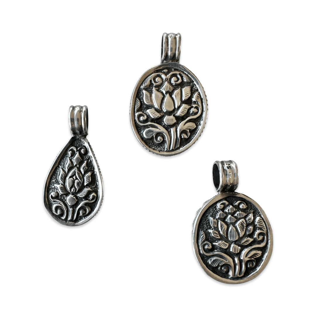 Tibetischer Silber - Anhänger mit Mondstein - Atelier Tibet