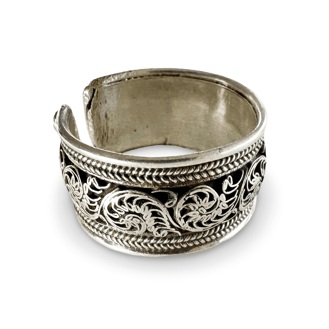 Traditioneller Silberring aus Nepal – handgefertigt in Filigranarbeit - Atelier Tibet
