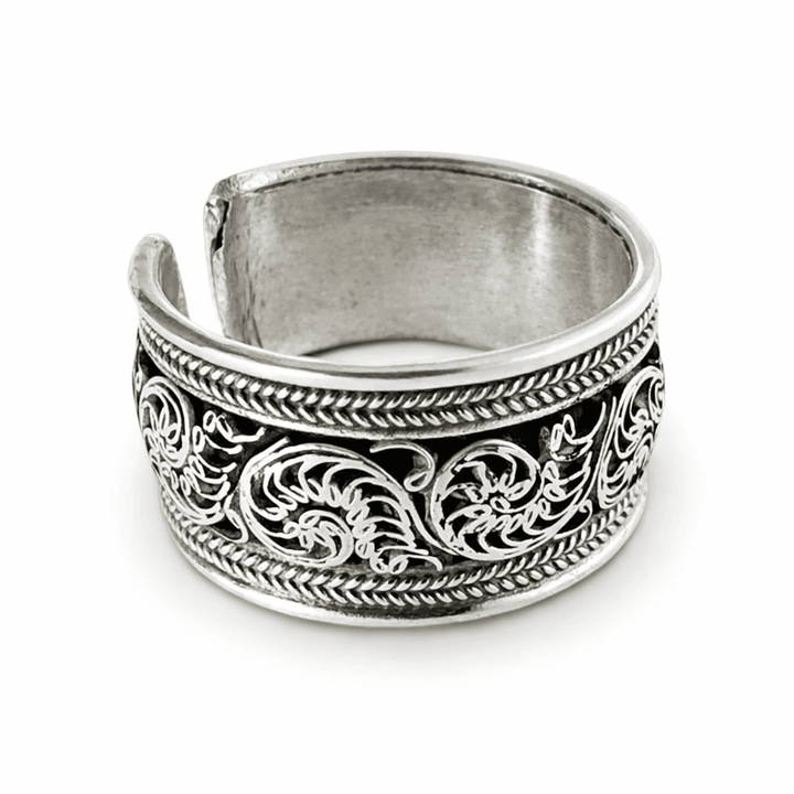 Traditioneller Silberring aus Nepal – handgefertigt in Filigranarbeit - Atelier Tibet