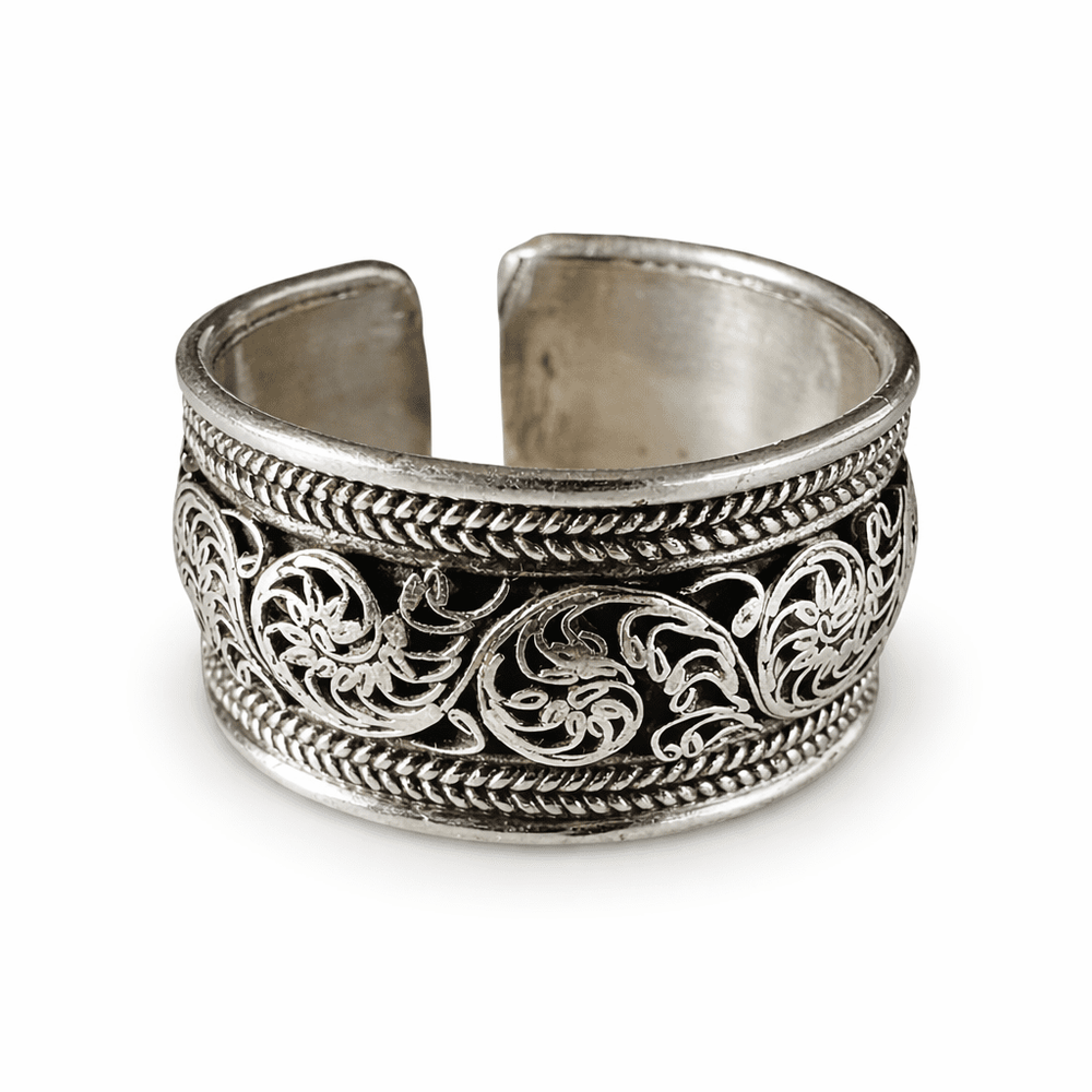 Traditioneller Silberring aus Nepal – handgefertigt in Filigranarbeit - Atelier Tibet