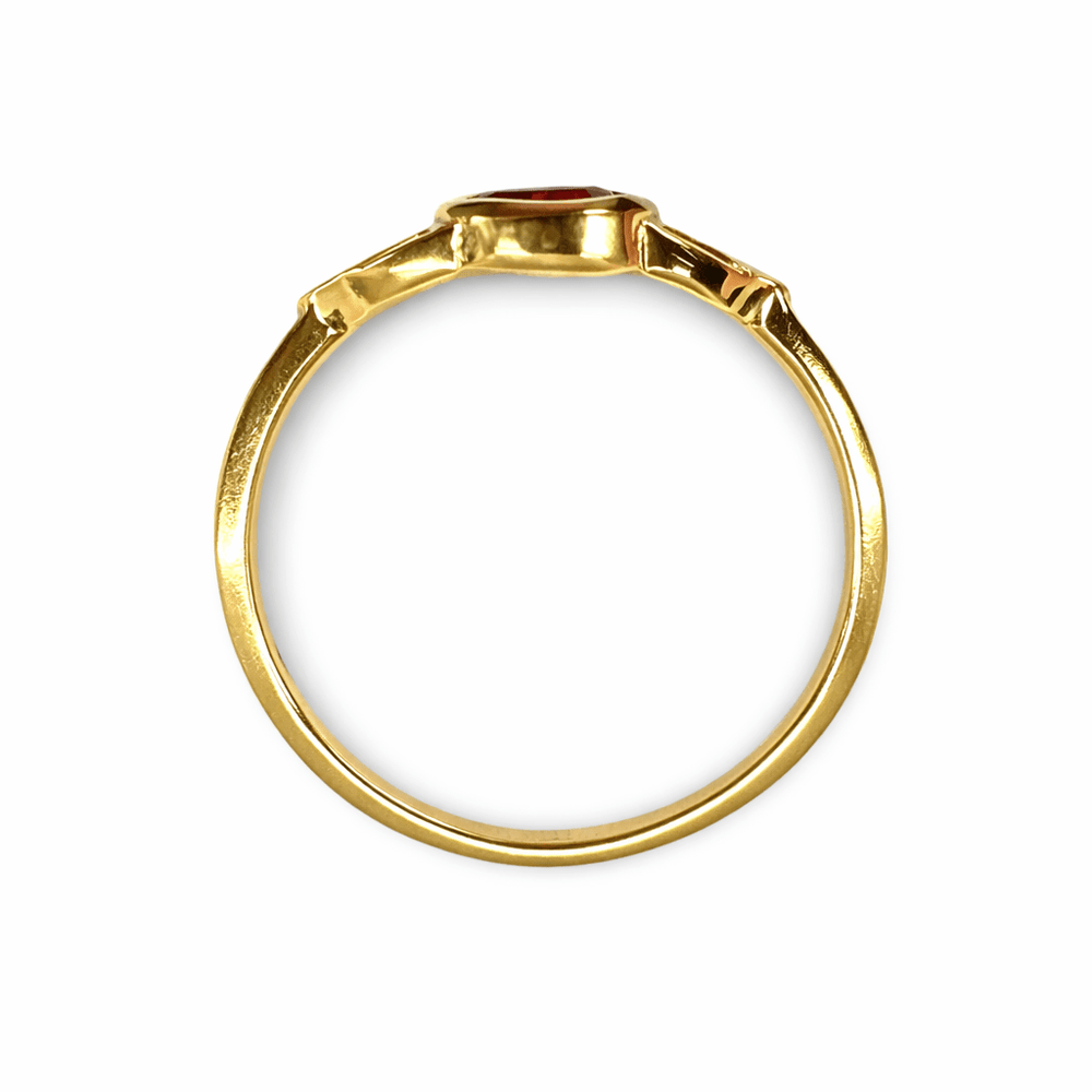 Vergoldeter Silberring mit Granat - Atelier Tibet