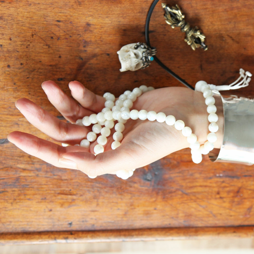 Weisse Conch Muschel Mala - Atelier Tibet